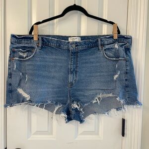 Abercrombie & Fitch The Mom Short High Rise Distressed Jean Shorts Size 22